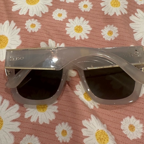 Aldo lavender and gold sunglasses. - Picture 4 of 11